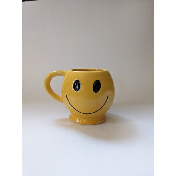 Vintage McCoy Pottery Ceramic Smiley Face Mug 1970's Yellow Made in USA **READ** - Picture 2 of 8